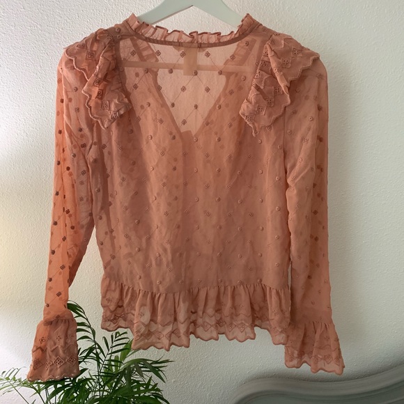 🌸 H&M Ruffle Blouse 🌸 - Picture 2 of 3